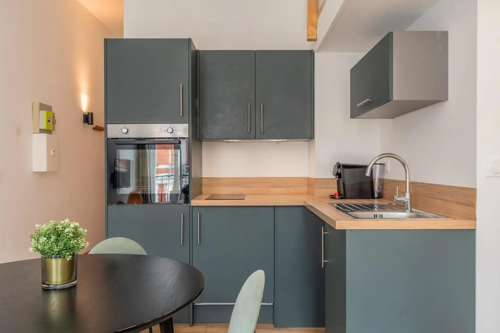 1 Bedroom Apartment Near Catholic University Lille France
